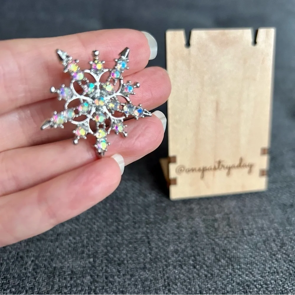 Silver Snowflake Rhinestone Fashion Brooch Pin Borealis